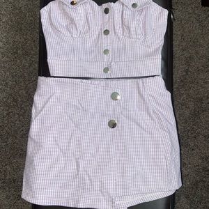 Small, purple, plaid matching fashion nova set. Fits like a small/medium.
